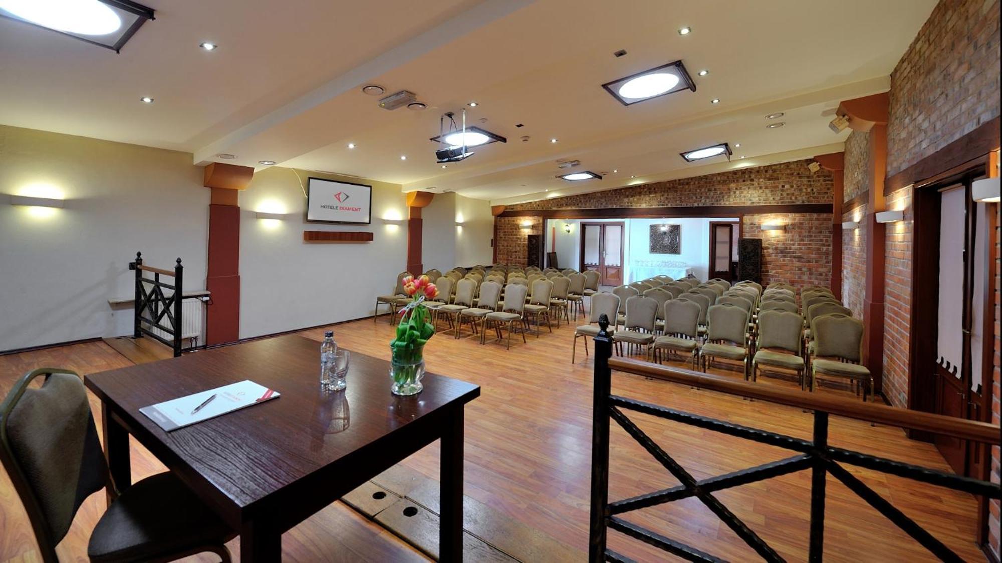 Hotel Diament Vacanza Katowice - Siemianowice Siemianowice Śląskie Екстериор снимка