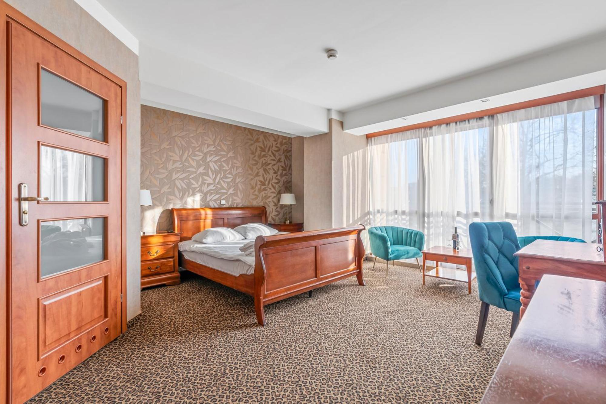 Hotel Diament Vacanza Katowice - Siemianowice Siemianowice Śląskie Екстериор снимка