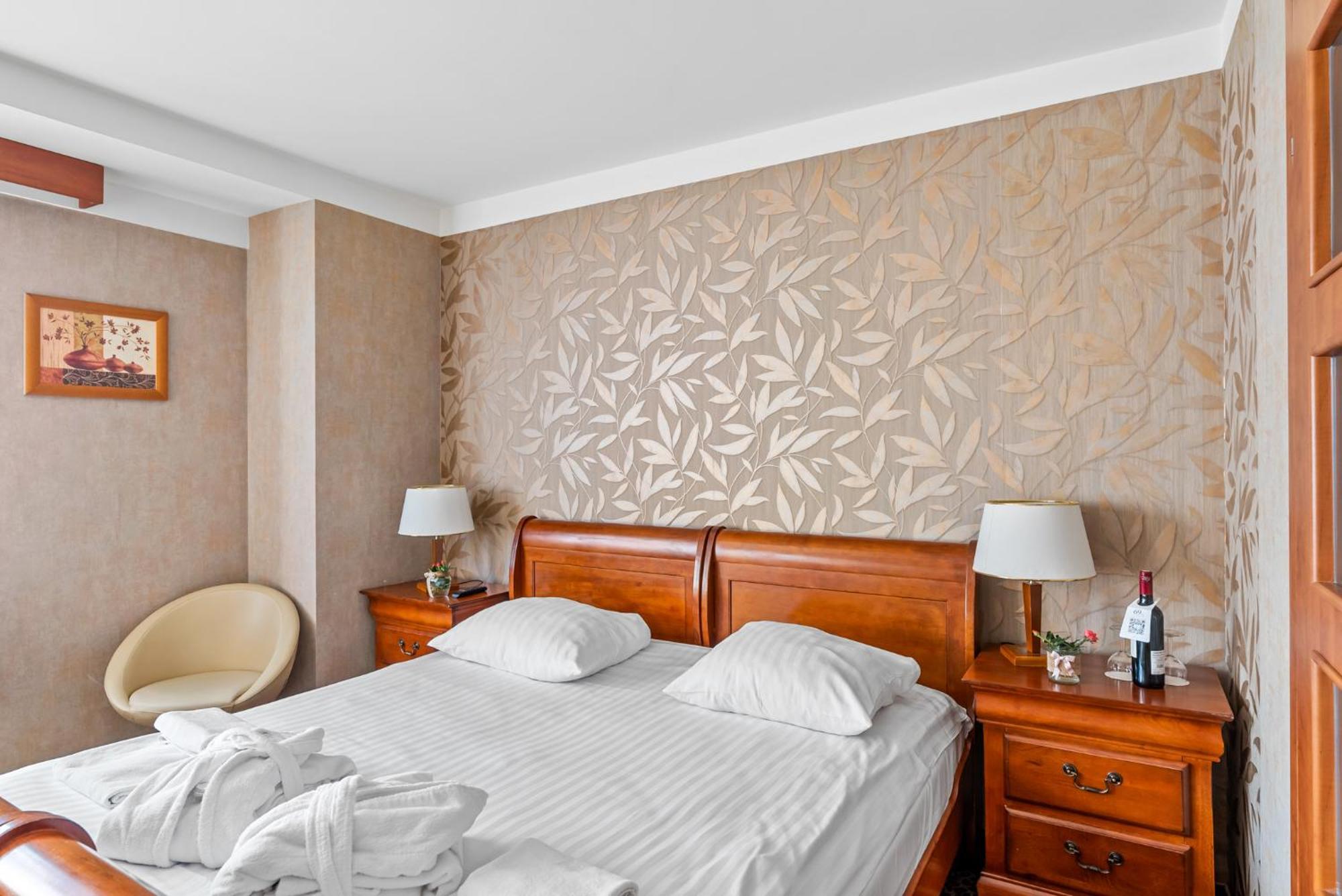 Hotel Diament Vacanza Katowice - Siemianowice Siemianowice Śląskie Екстериор снимка