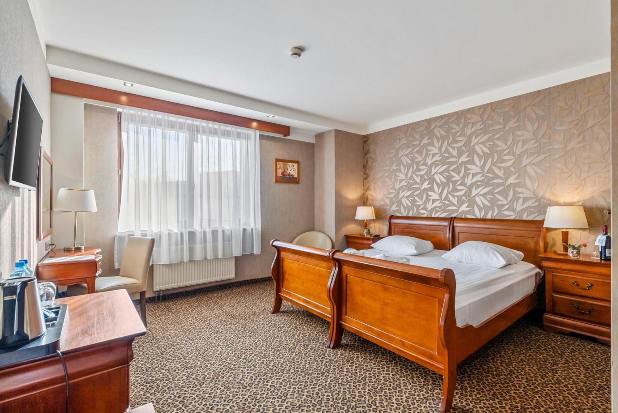 Hotel Diament Vacanza Katowice - Siemianowice Siemianowice Śląskie Екстериор снимка