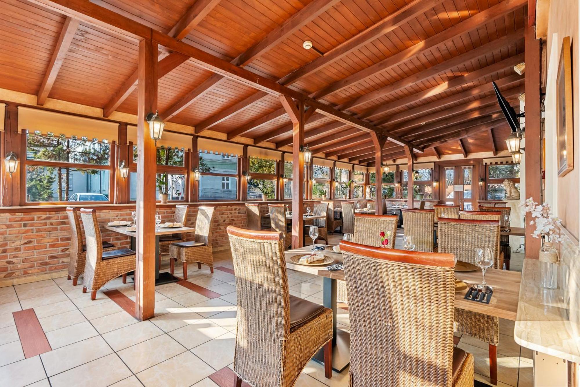 Hotel Diament Vacanza Katowice - Siemianowice Siemianowice Śląskie Екстериор снимка