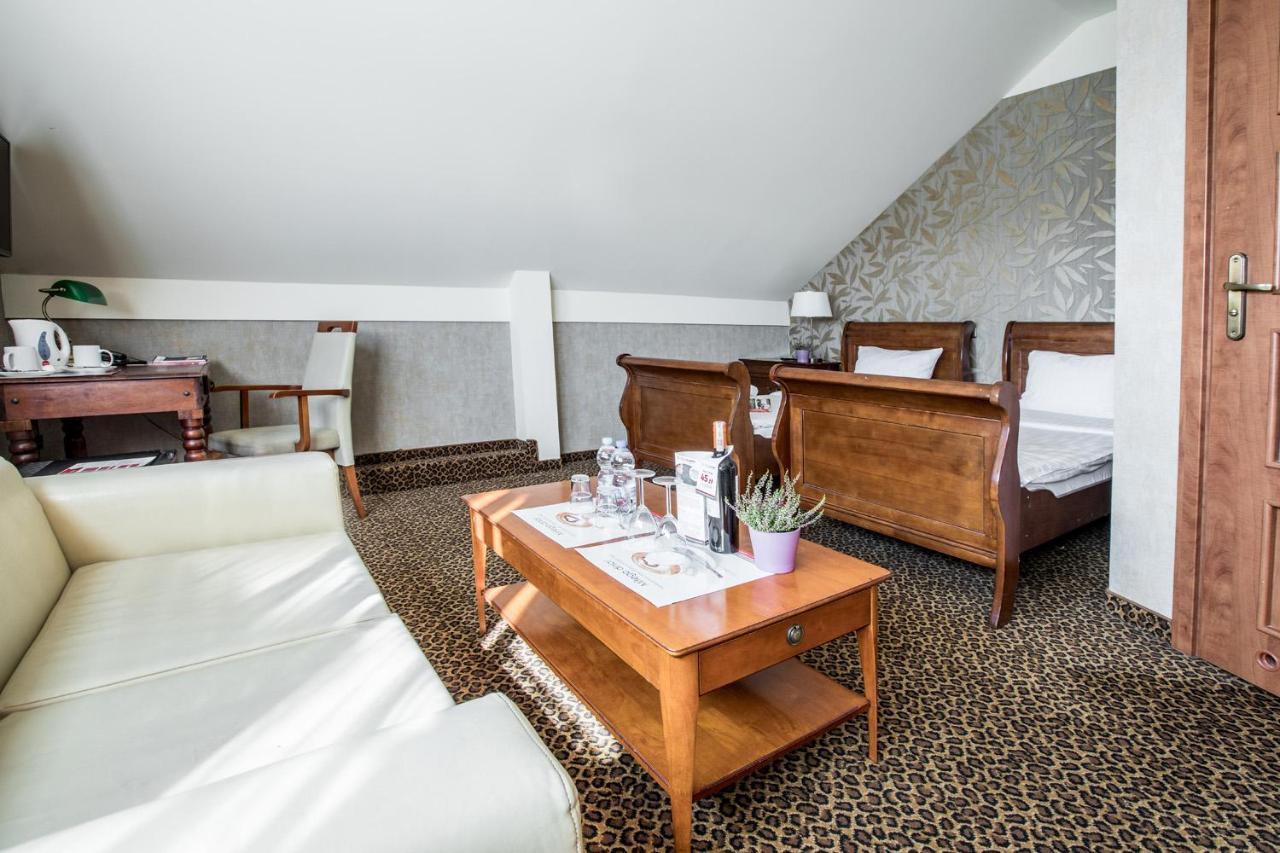 Hotel Diament Vacanza Katowice - Siemianowice Siemianowice Śląskie Екстериор снимка